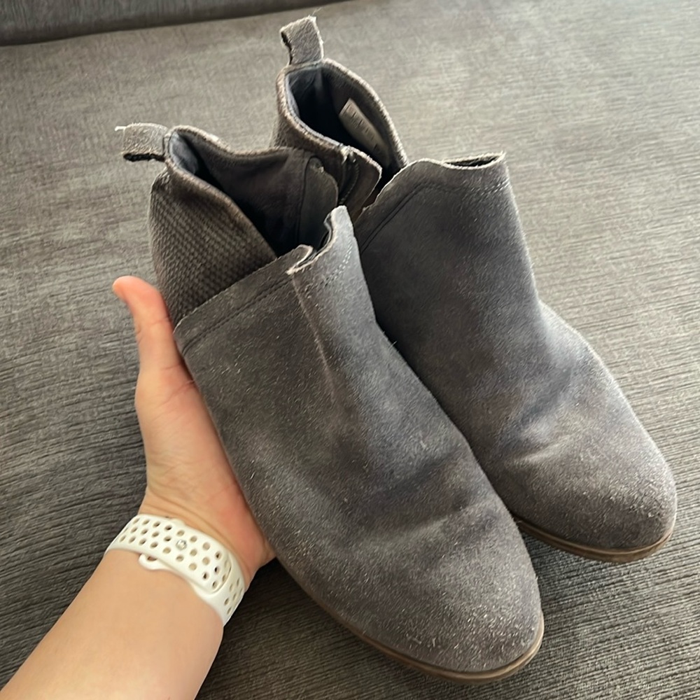 Tom’s booties